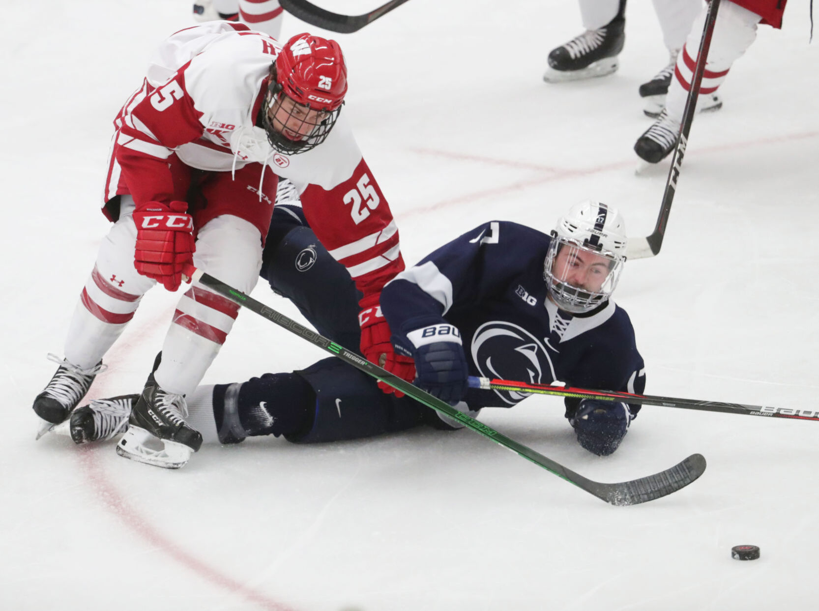 03BadgersHockey0609AJA-11232020202827